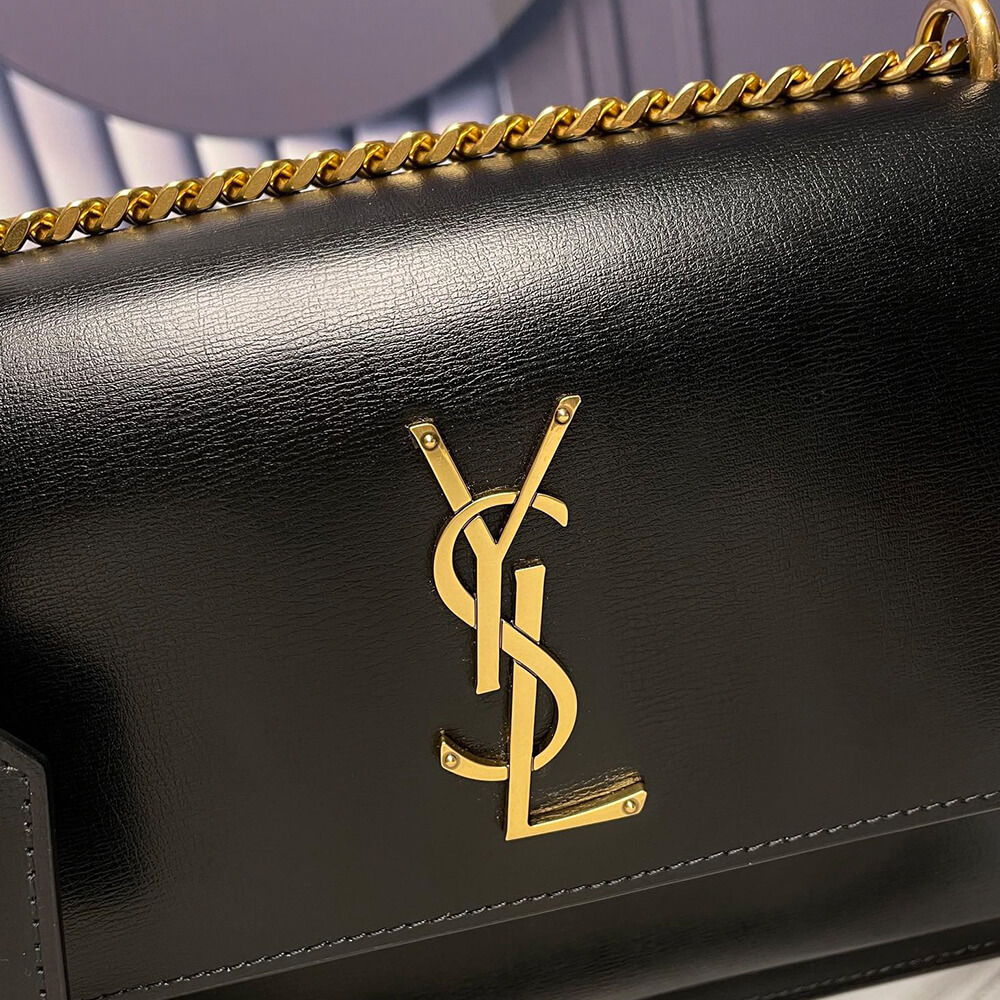 SUNSET MEDIUM CHAIN BAG IN SMOOTH LEATHER
