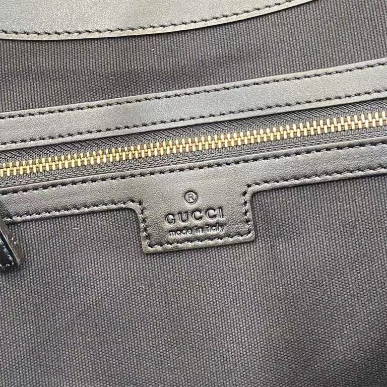GG Emblem large tote bag